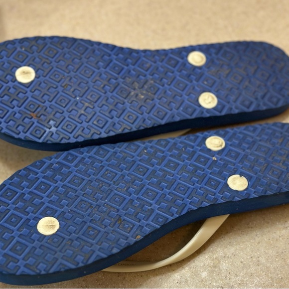 Tory Burch Flip Flops 7 - Picture 4 of 4